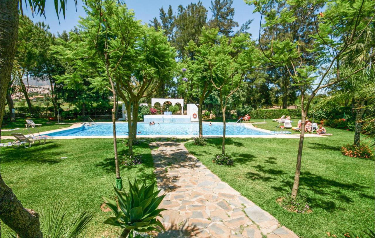 Nice Apartment In Mijas Costa With Kitchen 푸엔히롤라 외부 사진