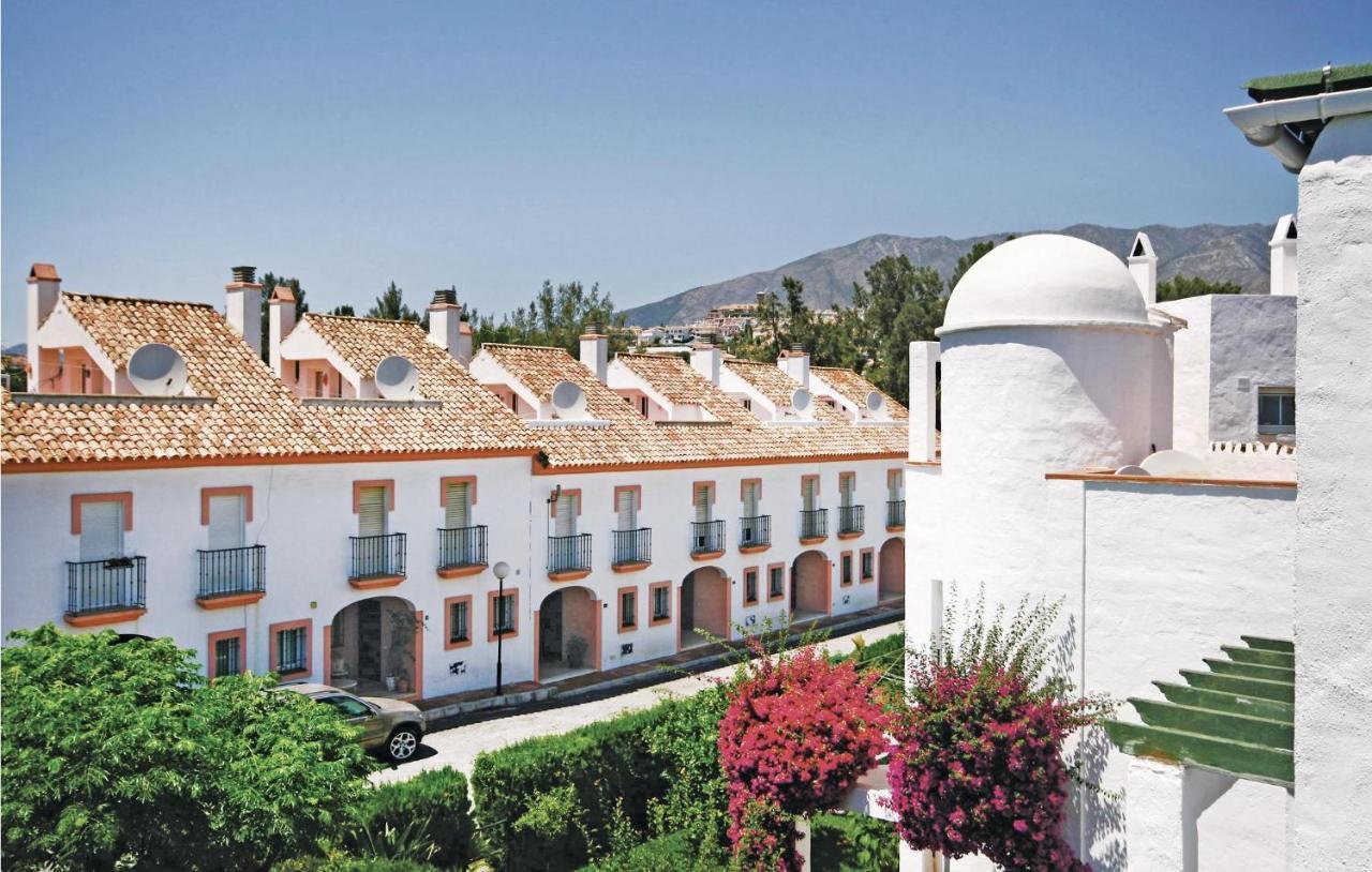 Nice Apartment In Mijas Costa With Kitchen 푸엔히롤라 외부 사진