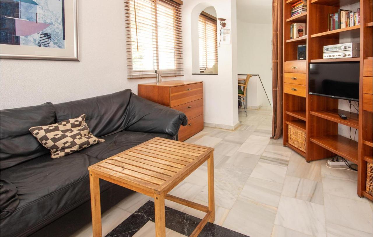 Nice Apartment In Mijas Costa With Kitchen 푸엔히롤라 외부 사진