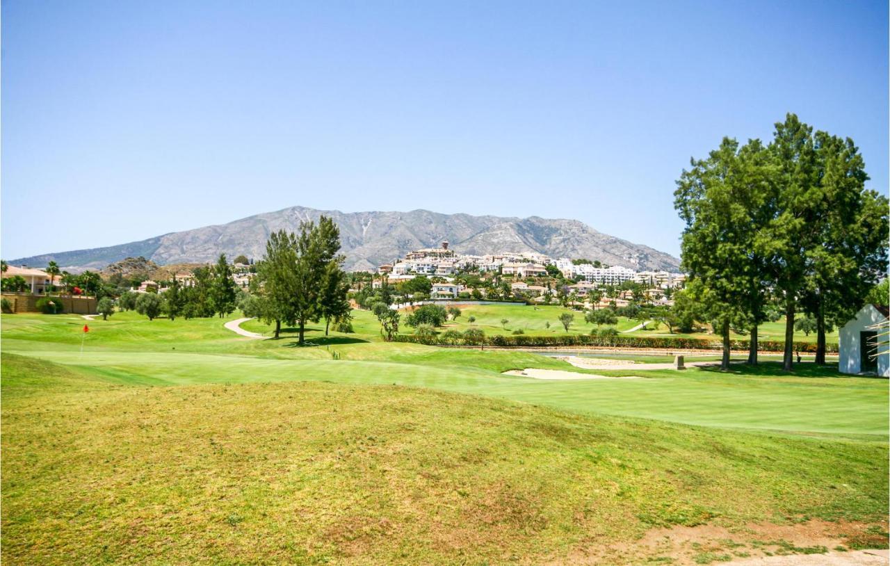 Nice Apartment In Mijas Costa With Kitchen 푸엔히롤라 외부 사진