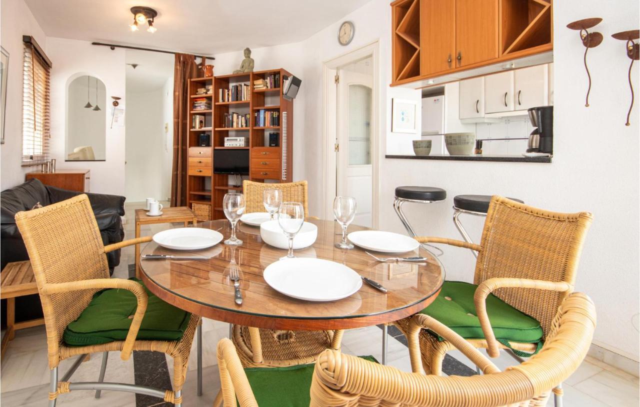 Nice Apartment In Mijas Costa With Kitchen 푸엔히롤라 외부 사진