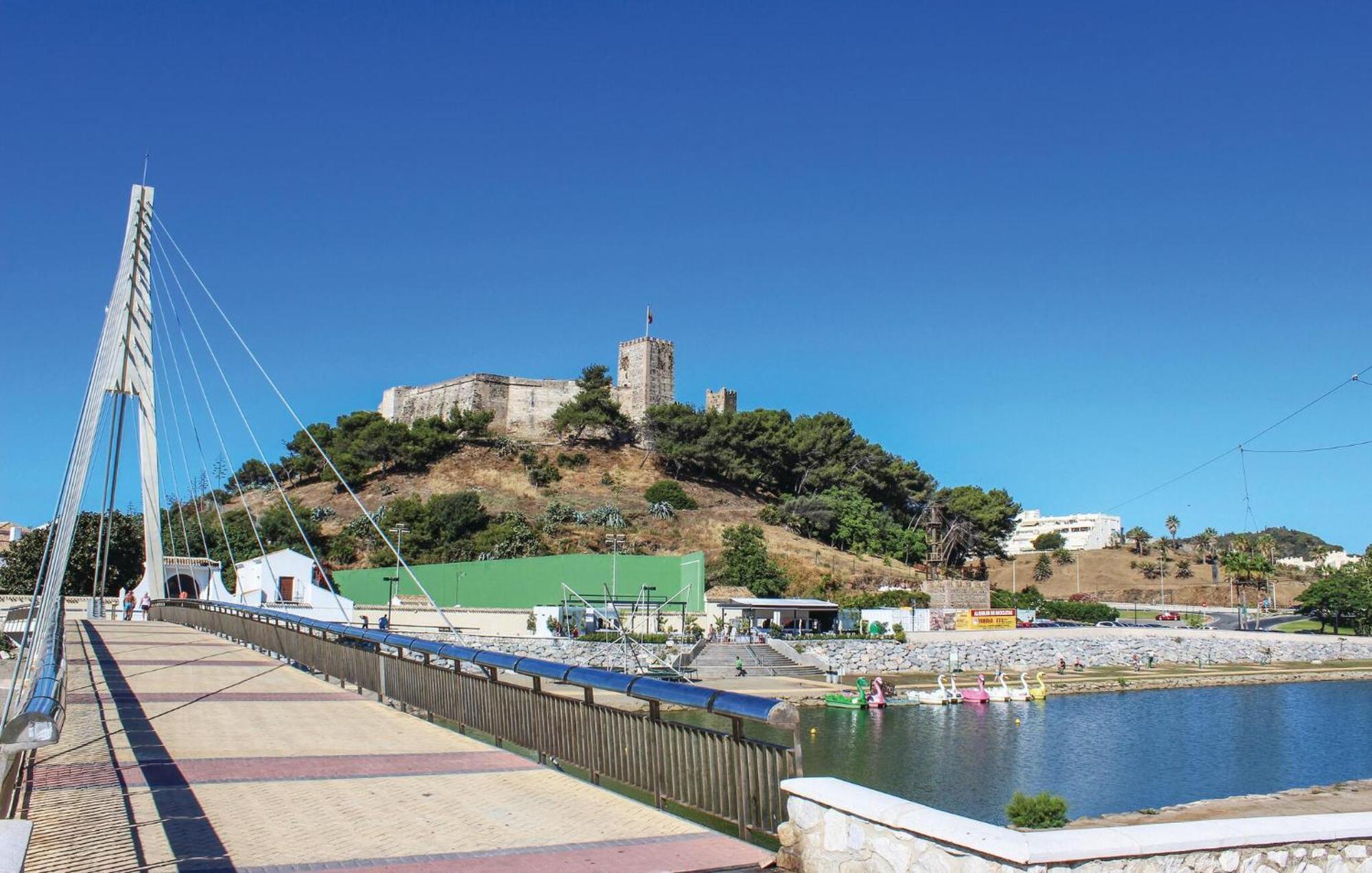 Nice Apartment In Mijas Costa With Kitchen 푸엔히롤라 외부 사진