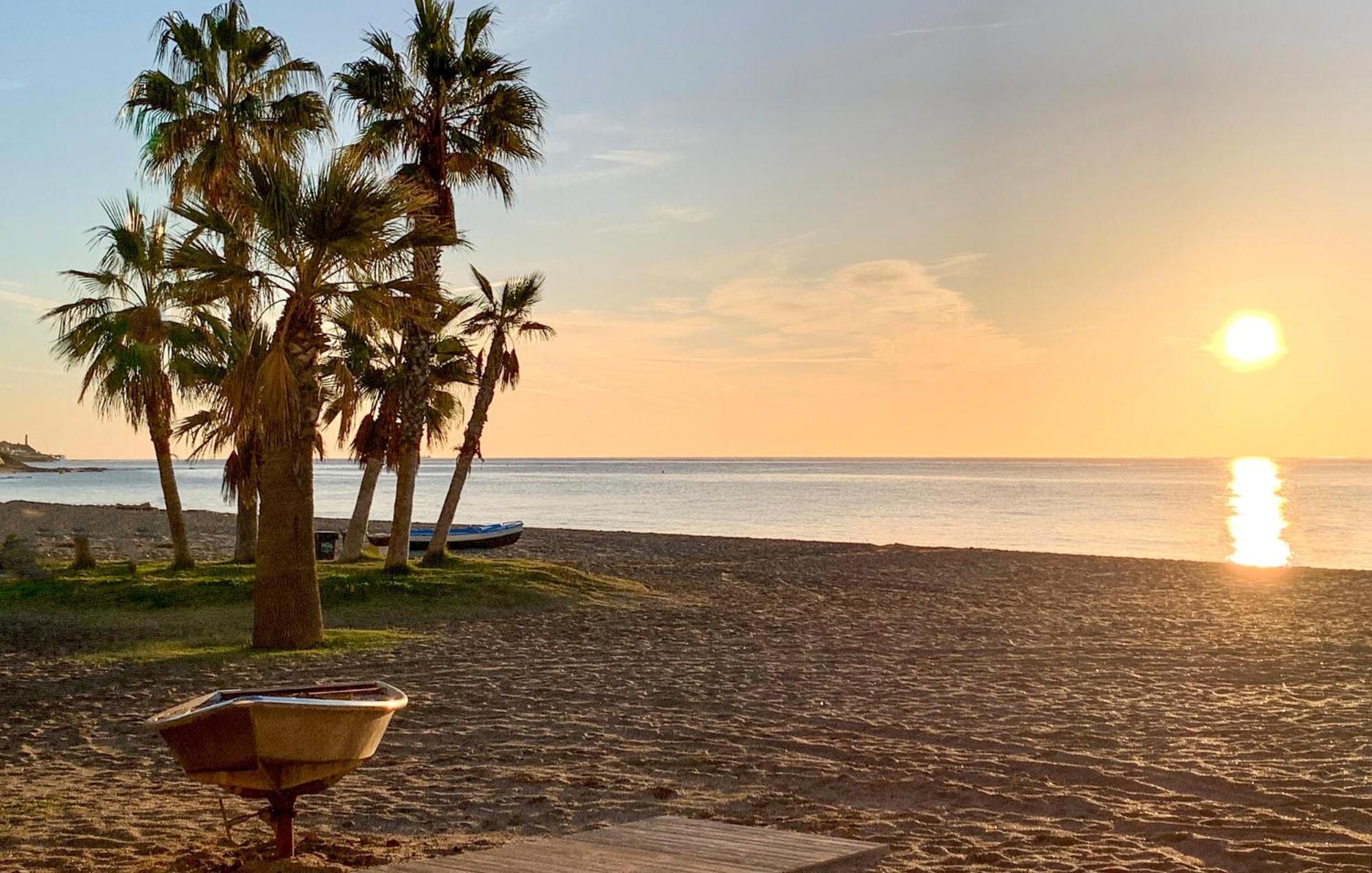 Nice Apartment In Mijas Costa With Kitchen 푸엔히롤라 외부 사진